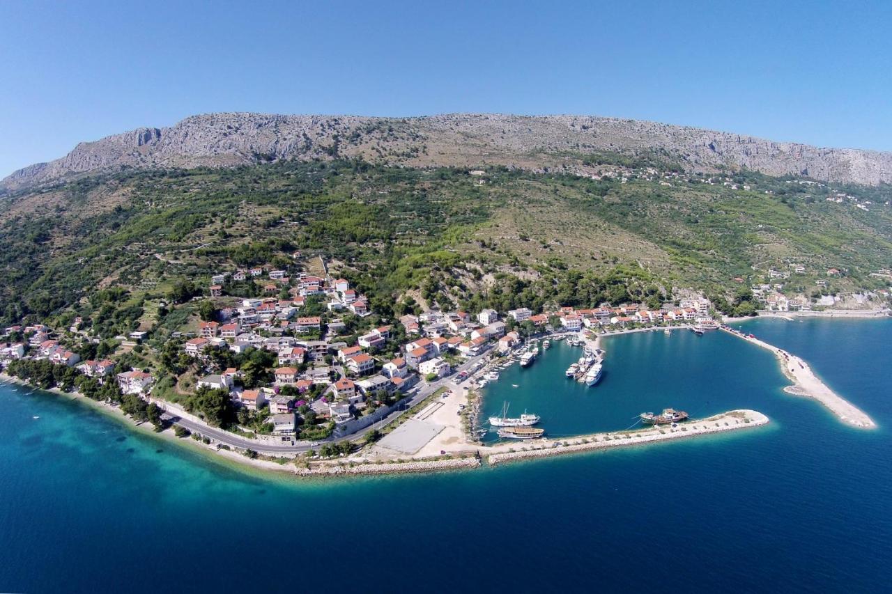 Apartments By The Sea Krilo Jesenice, Omis - 15145 Jesenice  Exterior photo