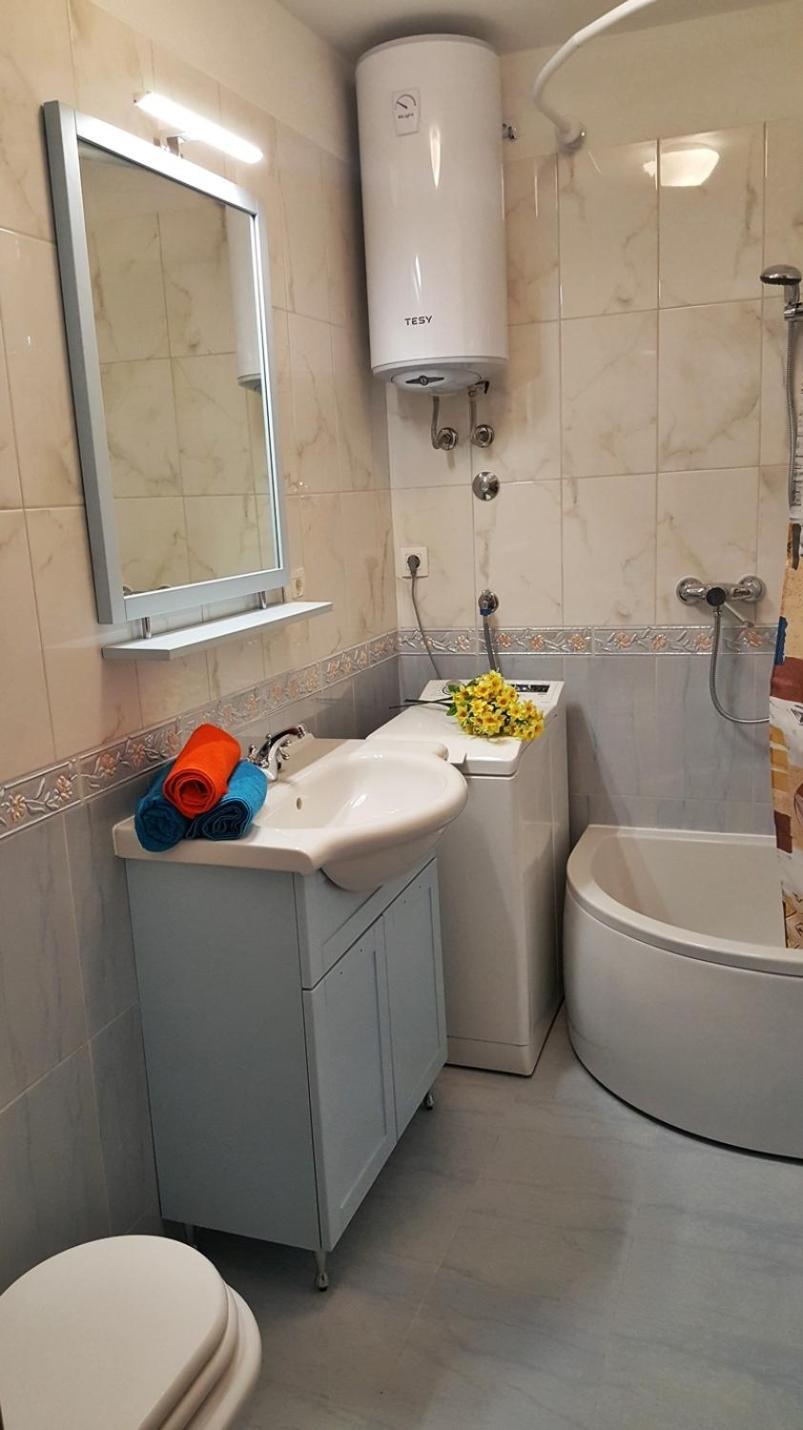 Apartments By The Sea Krilo Jesenice, Omis - 15145 Jesenice  Room photo